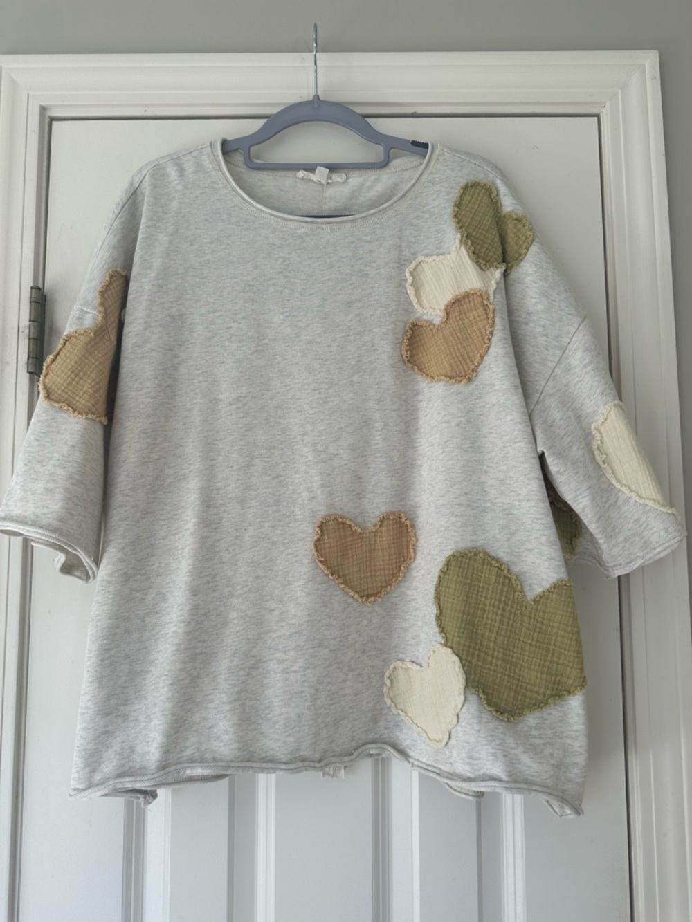 Oli & Hali Heart Top - Size Medium - Picture 5 of 10
